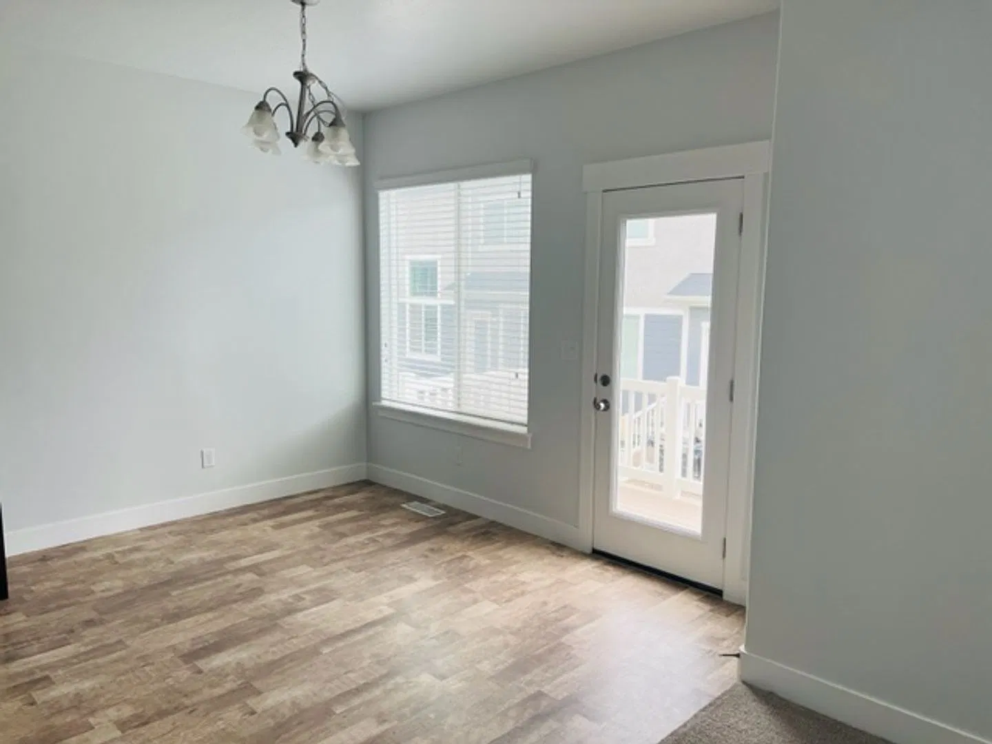 Beautiful townhome built in 2017 — Photo 4