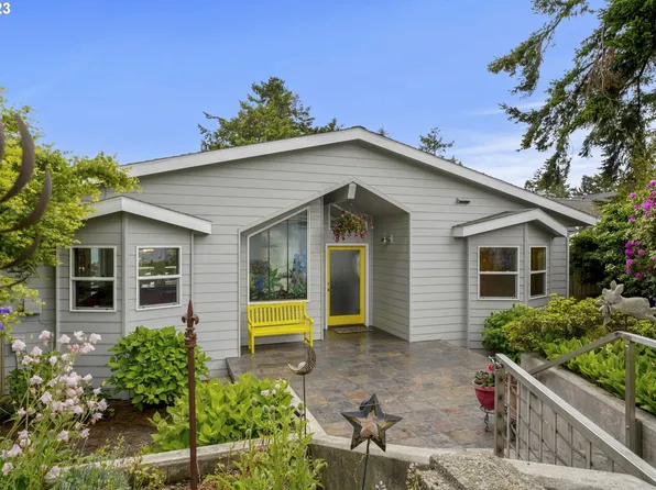 1265 Winsor Ave, North Bend, OR 97459