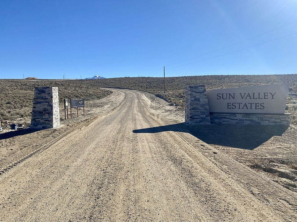 2nd image of Crest Dr