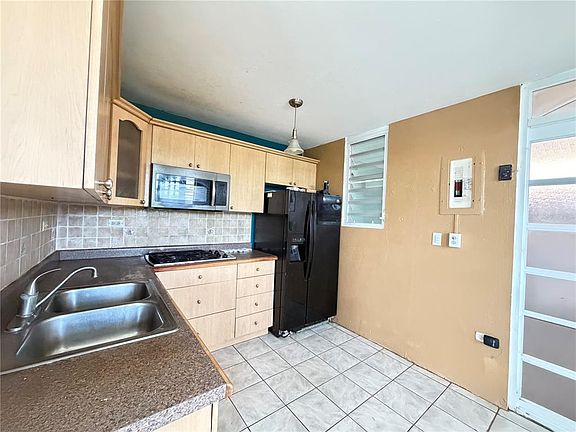 4th image of 216 COLINAS FAIRVIEW