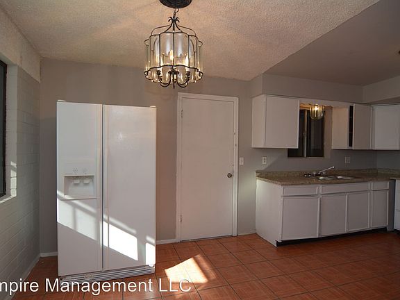 5th image of 1074 W Pennsylvania St