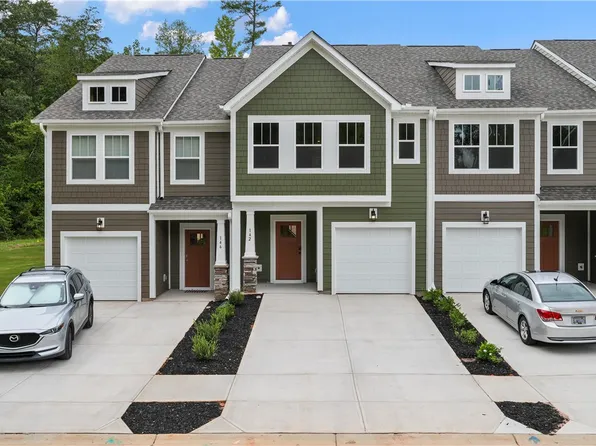 142 Shager Pl, Travelers Rest, SC 29690