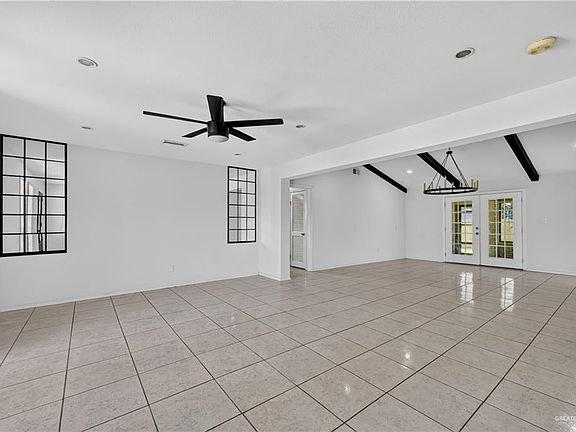 4th image of 501 Larkspur Ave