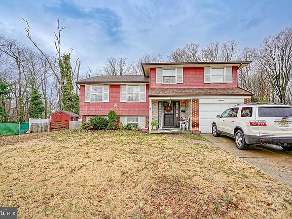 2nd image of 18 Sleepy Hollow Rd