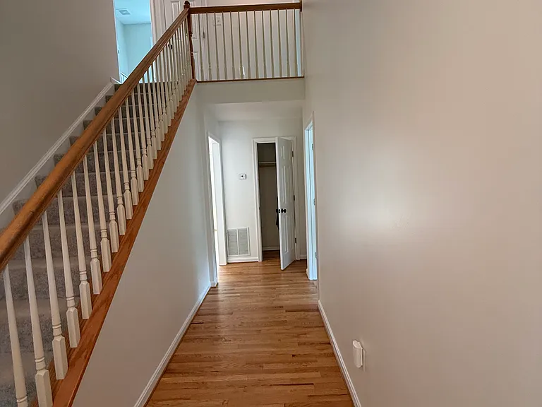 10216 Capitol View Ave — Photo 2