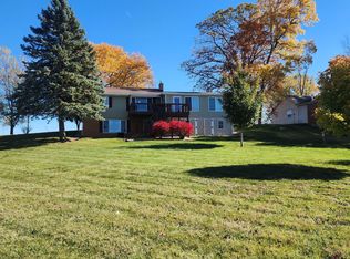 8646 Lake Dr, Springport, MI 49284