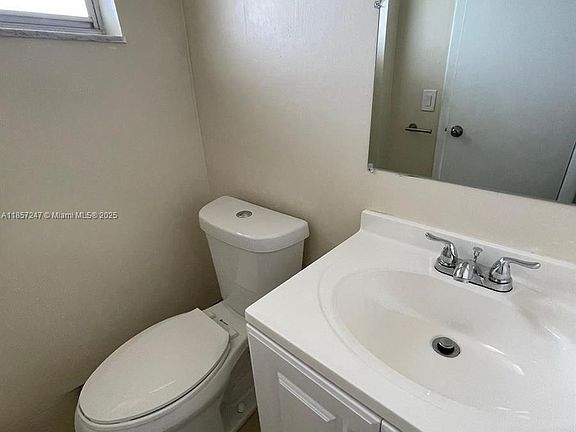 2nd image of 5120 SW 40th Ave #24