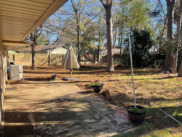 112 Medina Dr — Photo 11