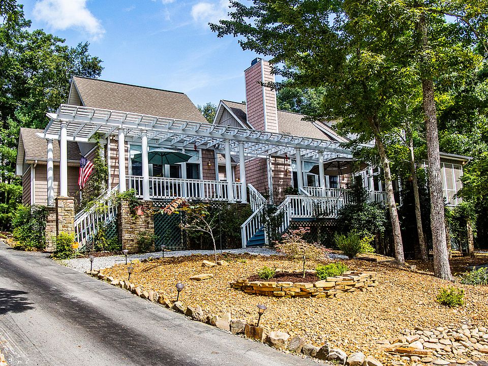 1st image of 42 Madeline Ct