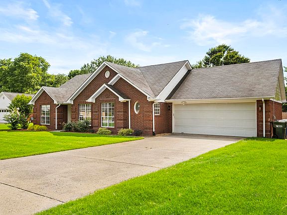 4th image of 2125 Maplewood Dr