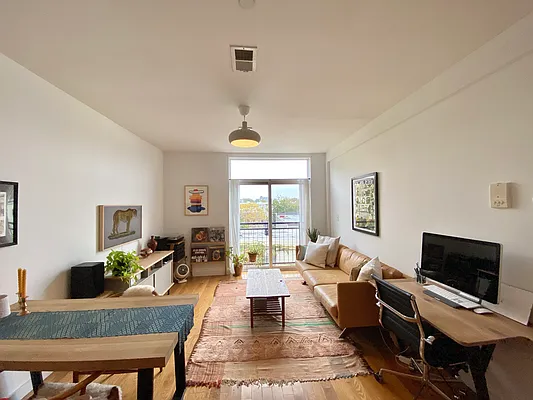 Rented by Dream Space Realty | media 13