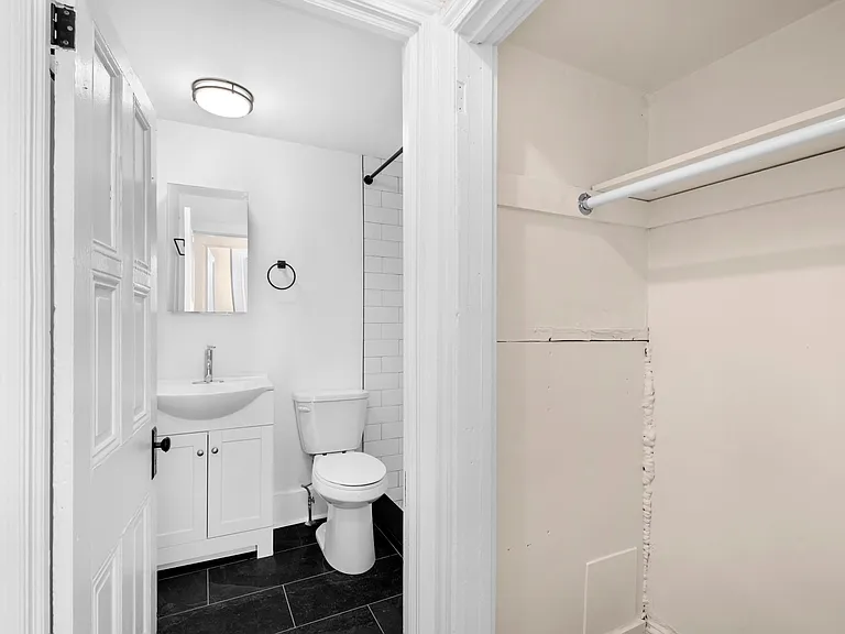 2025 Pine St #1F — Photo 5