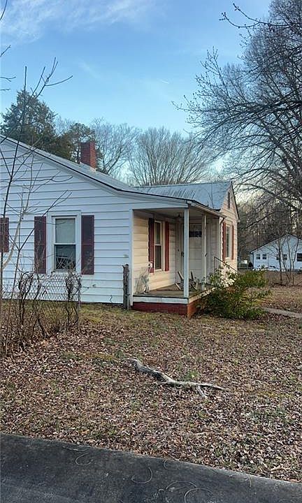 2nd image of 408 Moore Dr
