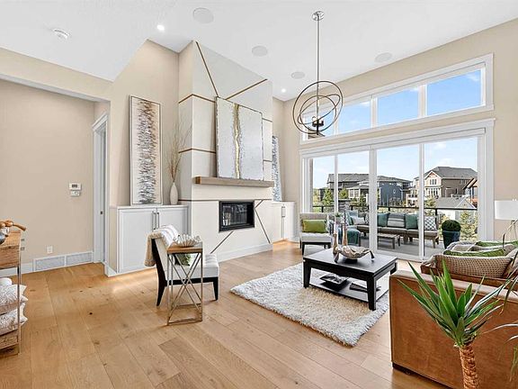 2nd image of 45 NE Cranbrook Rise SE