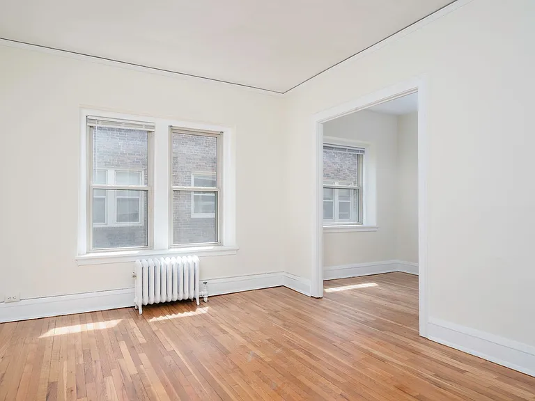 2222 Harriet Ave S — Photo 3