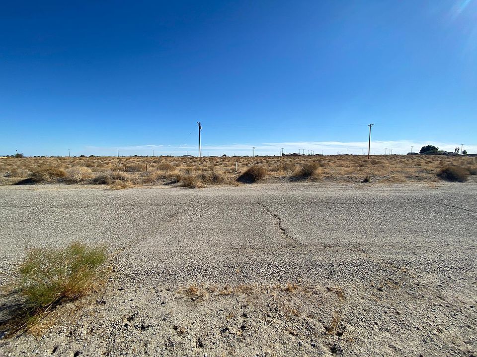 1st image of 2554 Desert Dr