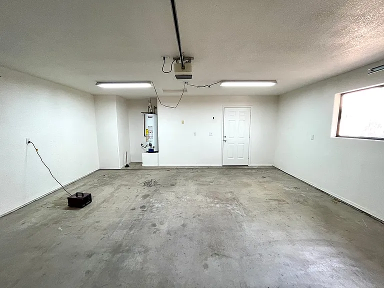 2021 Chambers Ave — Photo 28