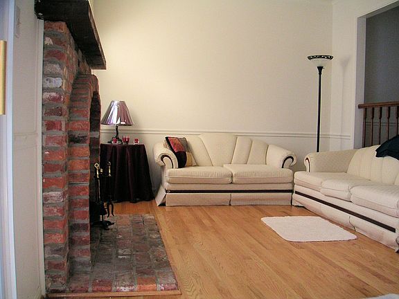 LR - Hardwood Floors