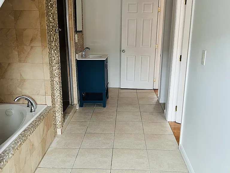 28 Pasadena Rd #3 — Photo 2