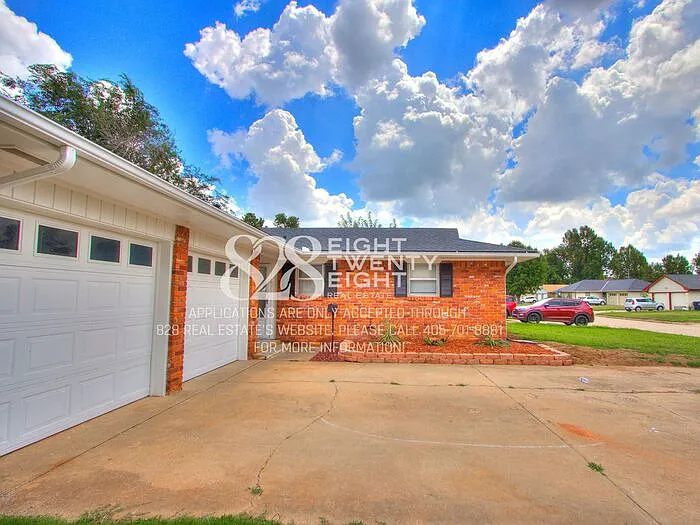 3 bed, 2.0 bath, 1112 sqft, $1,575 — Photo 4