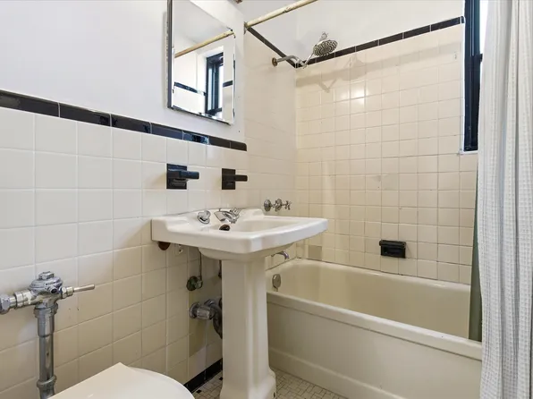 62 Park Terrace West image 15 of 18