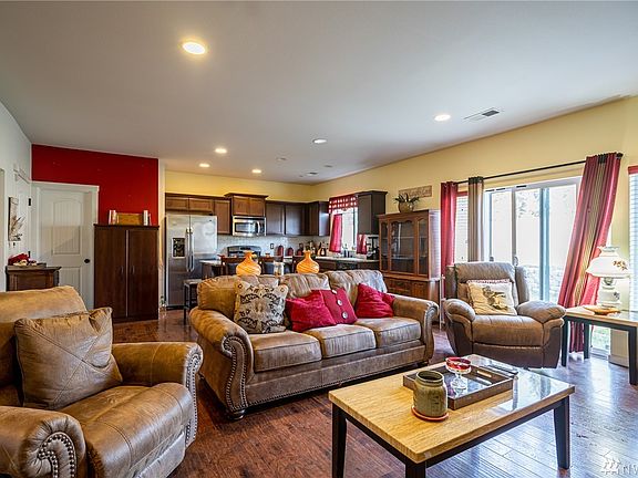 4th image of 2521 190th Street Ct E