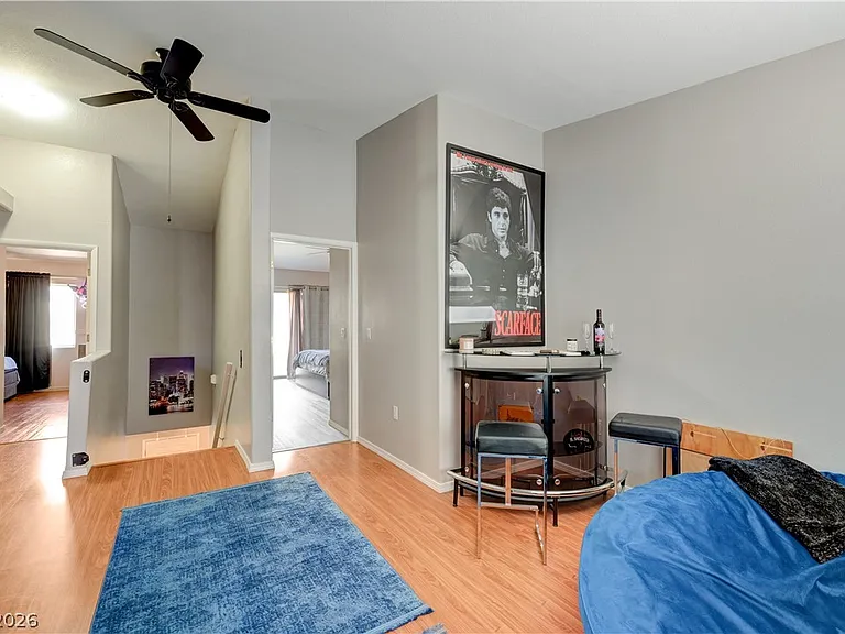 2050 Los Feliz St #183 — Photo 32