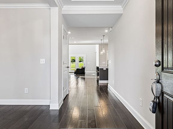4th image of 1016 Fenner Ln