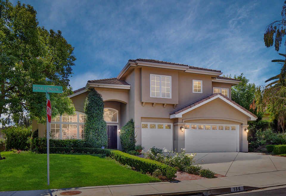 1st image of 186 Royal London Ct