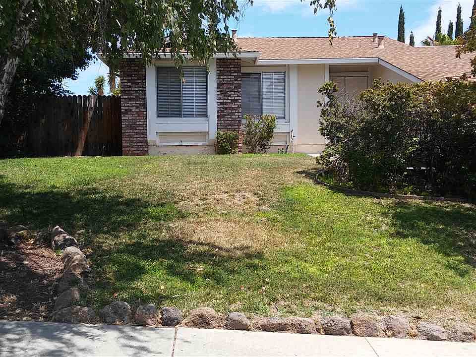1st image of 3425 Bluejay Dr
