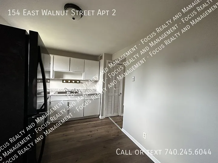 154 E Walnut St #2 — Photo 4