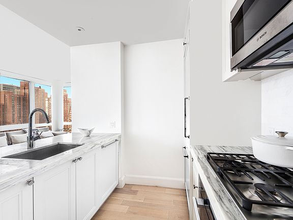 5th image of 389 E 89th St APT 25D