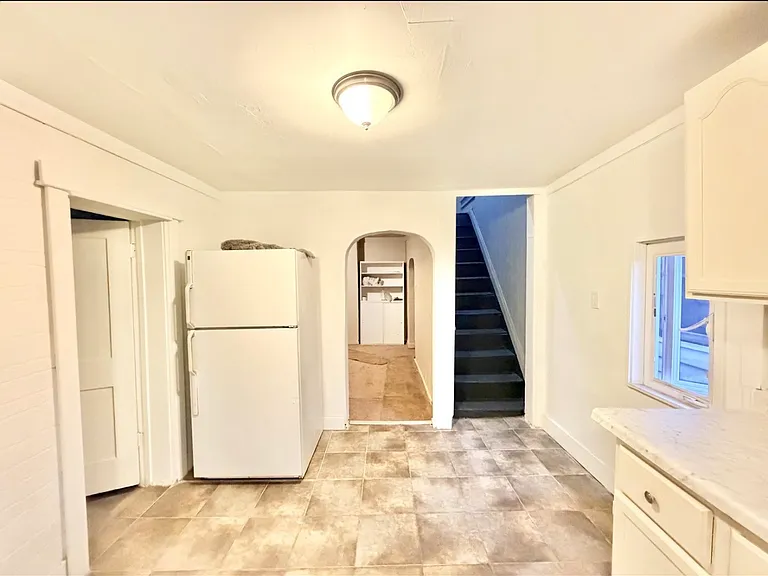 1308 W 13th Ave — Photo 11