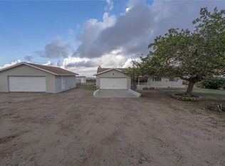 4625 N Smoketree Rd, Golden Valley, AZ 86413