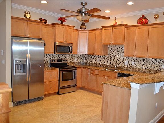 5th image of 162 Valencia Cir