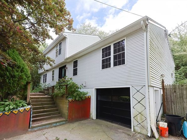 118 Coolidge St, Swansea, MA 02777