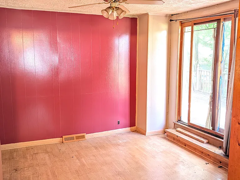 1110 Roemer Blvd — Photo 12