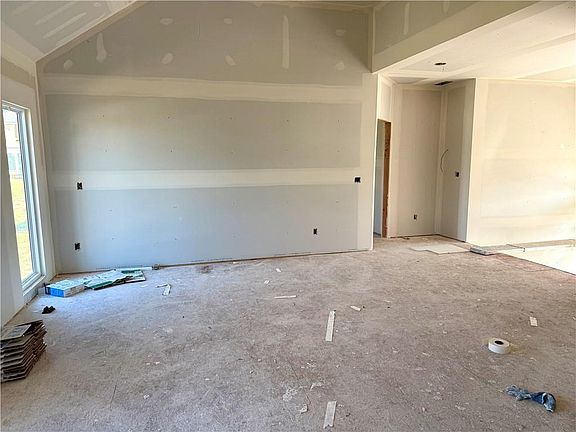 3rd image of 1038 Fir Ln