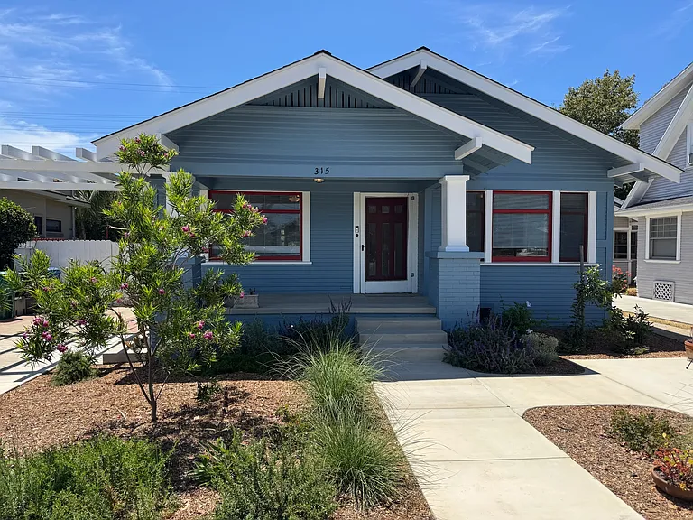 315 Newport Ave — Photo 1