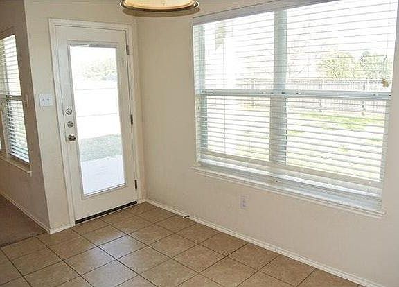 4th image of 1469 Rainbow Parke Dr #2