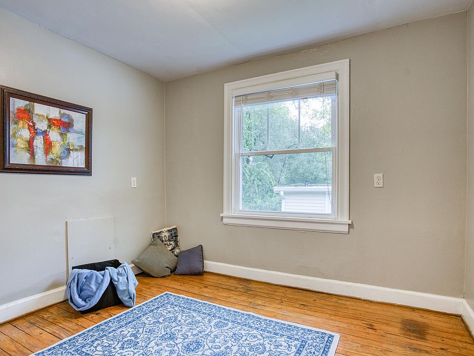 Back bedroom