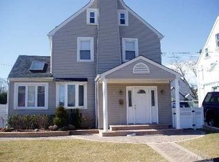 31 Cameron Ave, Hempstead, NY 11550
