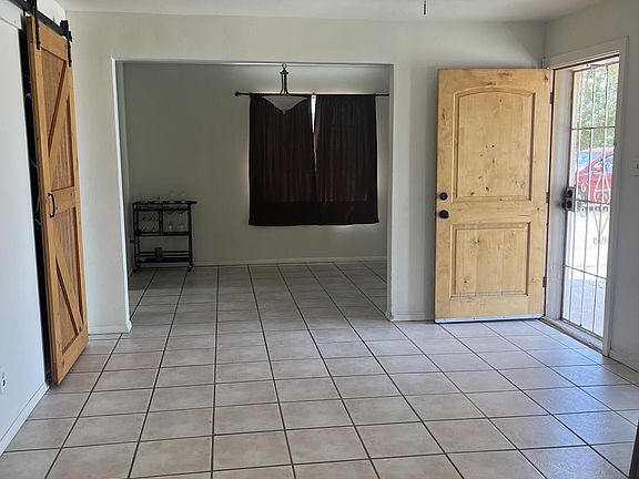 4th image of 1125 Circle Dr