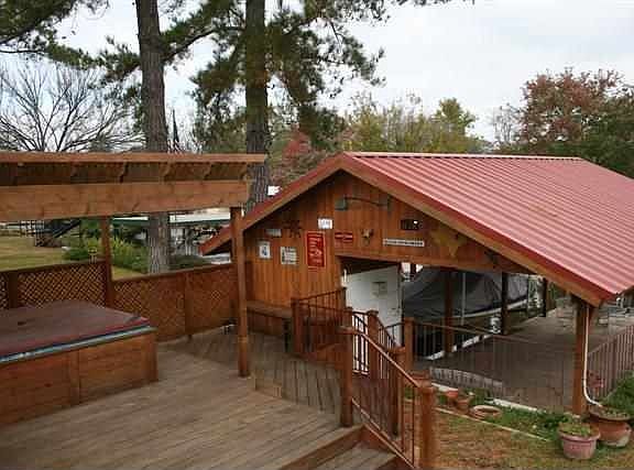 2nd image of 517 E Briarway Dr