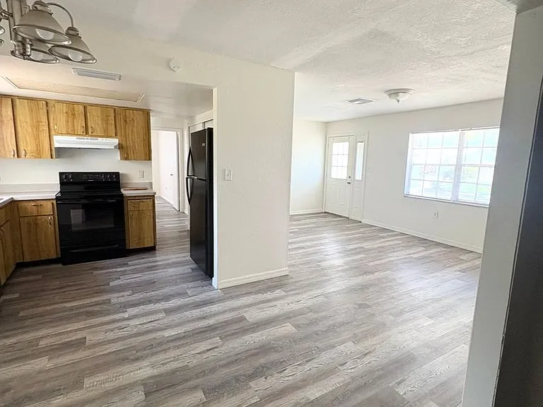 8151 Hixton Dr — Photo 3