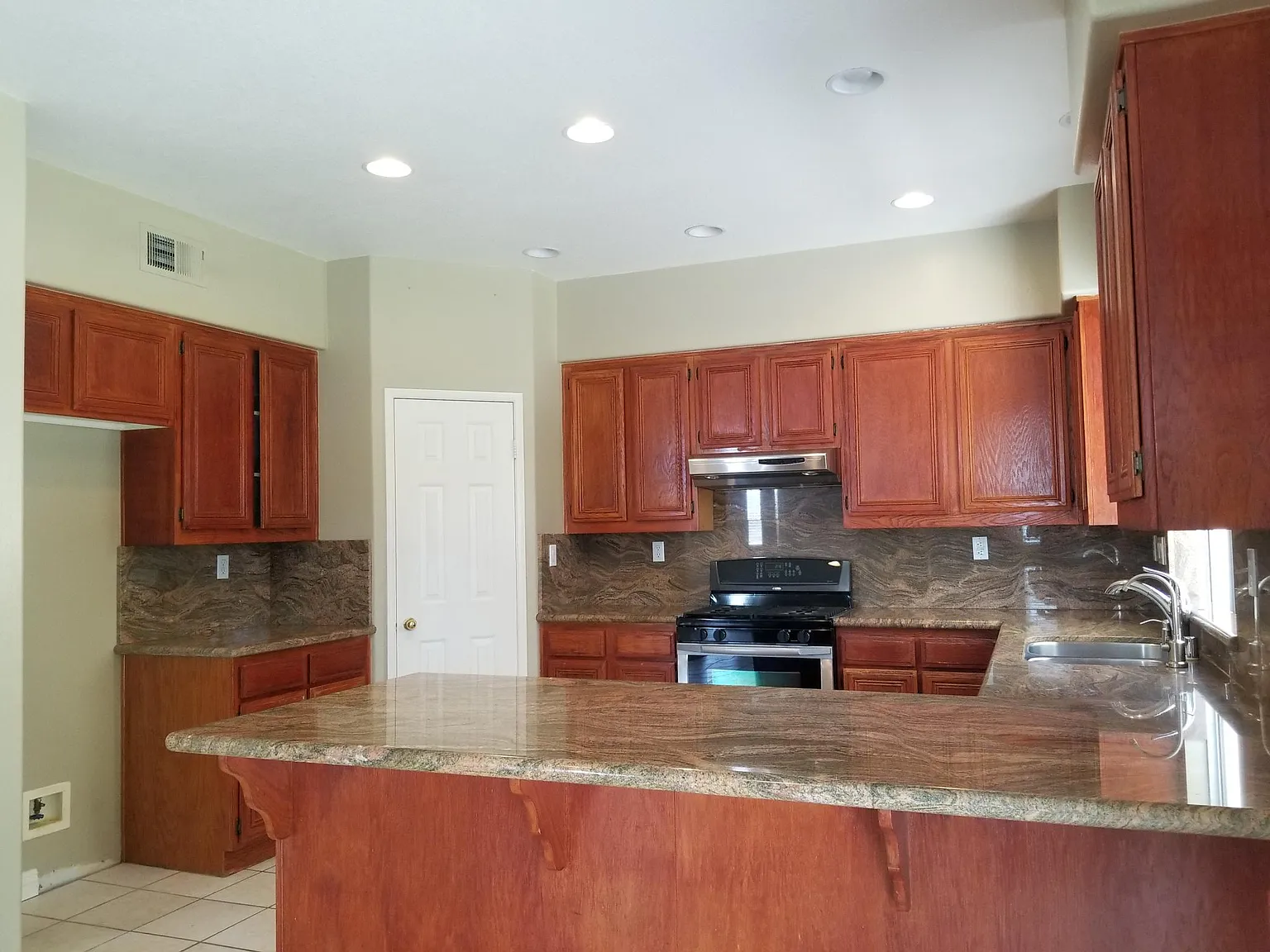 29122 Mammoth Ln — Photo 3