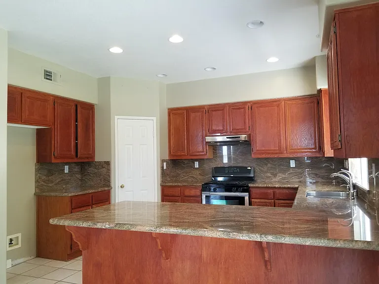 29122 Mammoth Ln — Photo 3