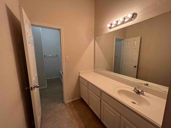 secondary bathroom