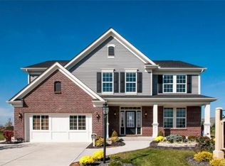 450 Clearsprings Dr, Springboro, OH 45066