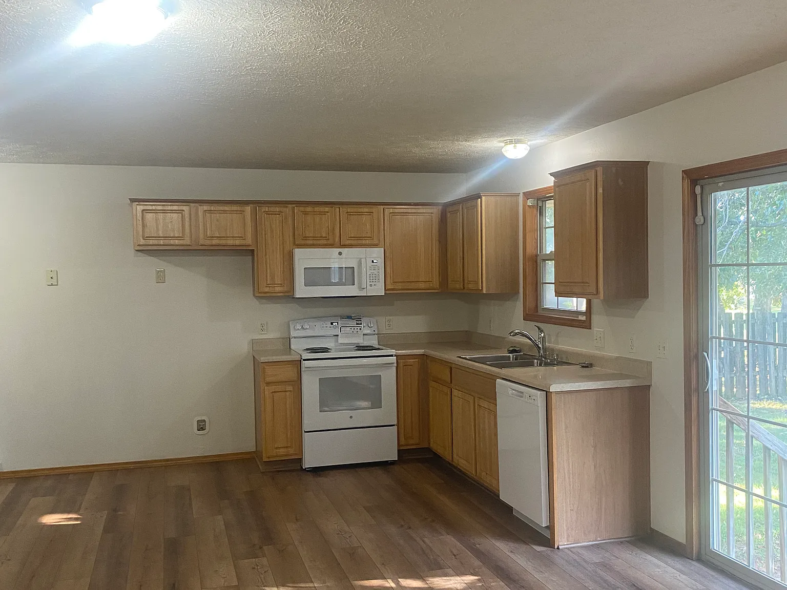 3 bed, 1266 sqft, $1,500 — Photo 3
